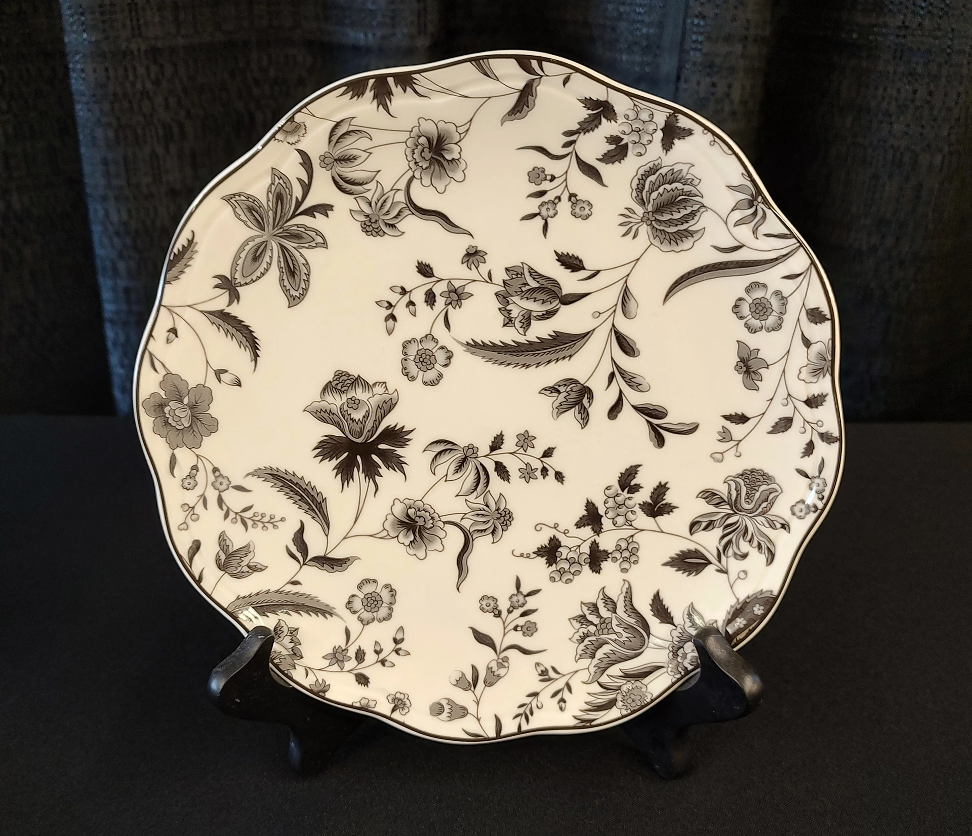 Eleanor Charcoal 8 inch plate $0.75