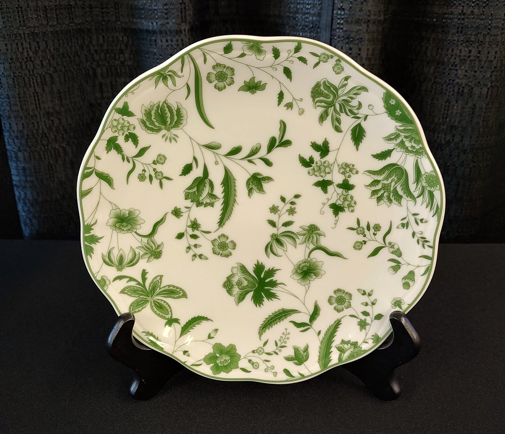 Eleanor Fern Green 8 inch plate $0.75
