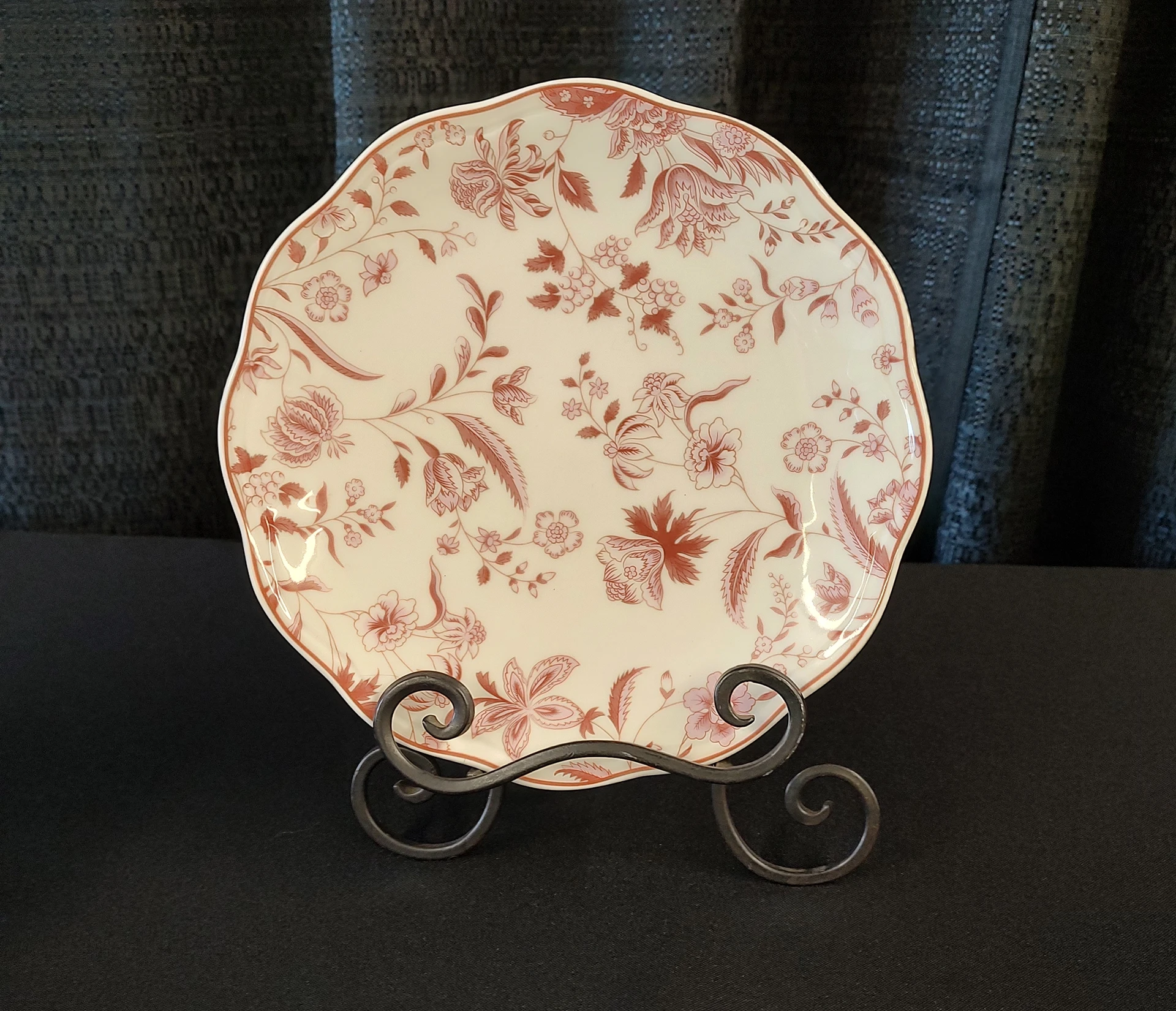 Eleanor Rose 8 inch plate $0.75